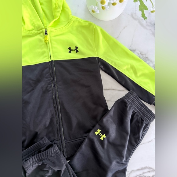 Under Armour Neon Yellow and Black Tracksuit - Picture 4 of 7